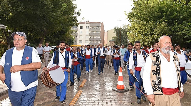 Çan Belediyesi'nin 7.Geleneksel Yağlı Pehlivan Güreşleri Kortej Yürüyüşüyle Başladı