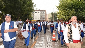 Çan Belediyesi'nin 7.Geleneksel Yağlı Pehlivan Güreşleri Kortej Yürüyüşüyle Başladı