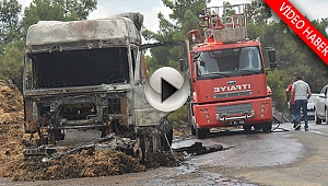 Çanakkale'de Saman Yüklü Tır Yandı