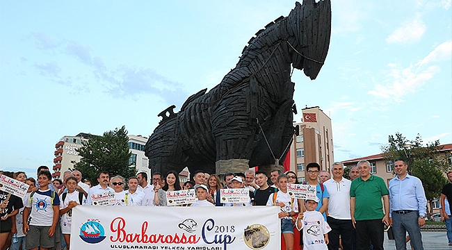 Çanakkale'de Uluslararası Barbarossa Cup Yelken Yarışları İçin Kortej