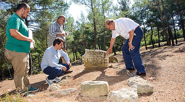 Çanakkale Savaşları'nın Mezar Yeri Belli Olan Tek Şehit Doktorunun Kabrini Torunu Ziyaret Etti
