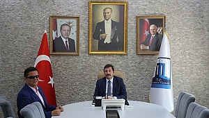 Görme Engelliler Derneği Çanakkale Şubesi Üyesi Emre Bağ'dan Valiliğe Ziyaret