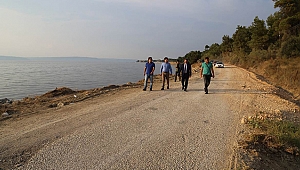 Karanlık Liman ile Kumkale Arasındaki Yolda Çalışmalar Devam Ediyor