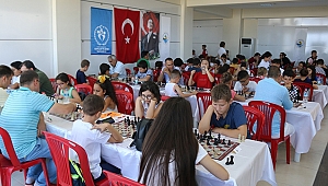 Kepez Belediyesi 3. Satranç Turnuvası'nda Ödüller Sahiplerini Buldu