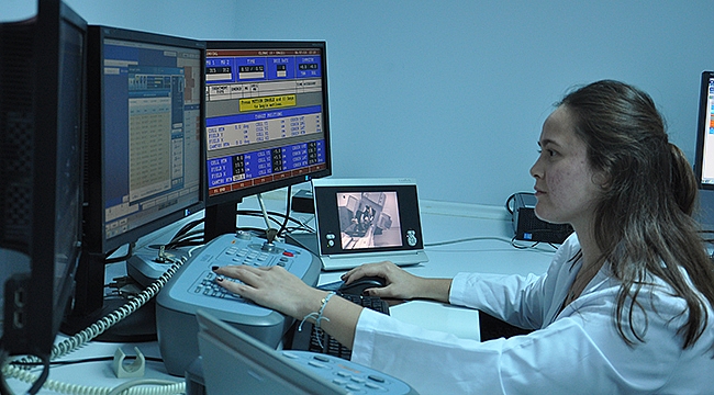 Mehmet Akif Ersoy Devlet Hastanesi Radyoterapi Ünitesinde 1 Yılda 500 Hastanın Tedavisi Tamamlandı