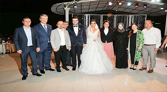 AK Partili vekiller düğüne katıldı