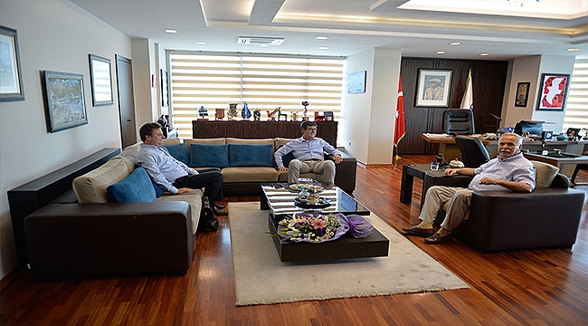 Başkan Gökhan, İzmir SMMMO Başkanı Adak'ı Ağırladı