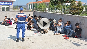 Minibüsten 45 kaçak çıktı