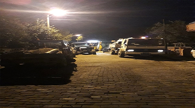 Otomobil Çukura Girdi