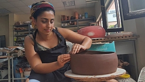 Suyun Üstünde Topraklı Sergi