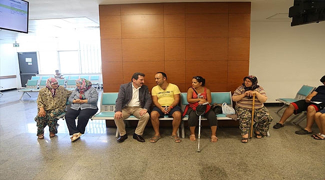 Vali Orhan TAVLI, Mehmet Akif Ersoy Devlet Hastanesinde Vatandaşlarla Bayramlaştı