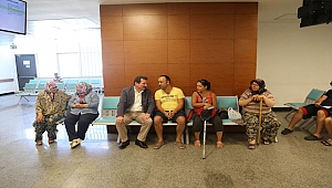 Vali Orhan TAVLI, Mehmet Akif Ersoy Devlet Hastanesinde Vatandaşlarla Bayramlaştı