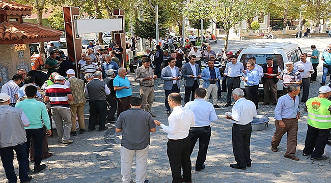 BAŞKAN ARSLAN'DAN VATANDAŞLARA AŞURE İKRAMI