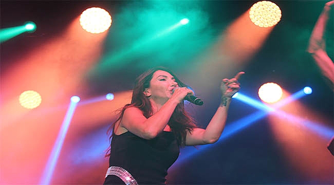 Çan'da Hande Yener Rüzgârı Esti