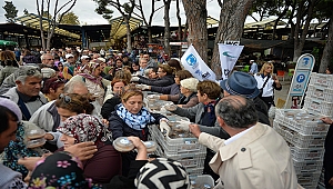 Çanakkale Belediyesinden Aşure İkramı