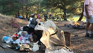 Çanakkale Bisiklet Platformu Gönüllülerinden Atikhisar'da Çevre Temizliği