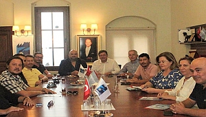 CHP MİLLETVEKİLİ MUHARREM ERKEK ÇASİAD'ı ZİYARET ETTİ