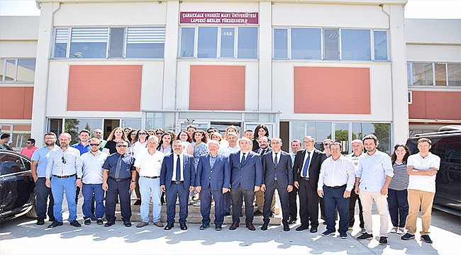 Lapseki Meslek Yüksek Okulu'nda ilk öğrenci kayıtları alındı