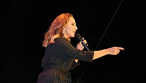 Sertab Erener, performansıyla Biga'yı salladı