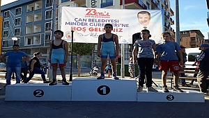 Umurbeyli güreşçiler başarıya doymuyor