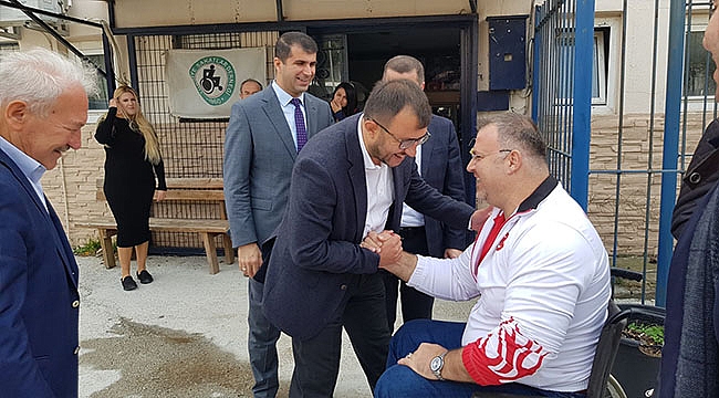 Başkan Yavaş'tan dünya şampiyonu Ümit Burunlular'a ziyaret