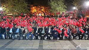 BAYRAMİÇ´TE ÇOŞKULU CUMHURİYET YÜRÜYÜŞÜ VE KONSERİ