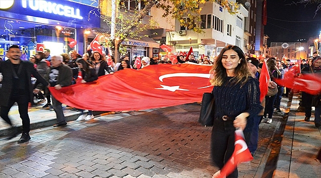 Biga'da Cumhuriyet yürüyüşü yapıldı