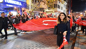 Biga'da Cumhuriyet yürüyüşü yapıldı