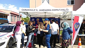 Biga'da kurumlar öğrencilerle buluşuyor