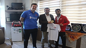 Boğazgücü'nün şampiyon Millilerinden Başkan Yavaş'a ziyaret