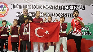ÇANAKKALE GEÇİLMEZ GSK SPORCULAR WSF AVRUPA KARATE ŞAMPİYONU OLDU