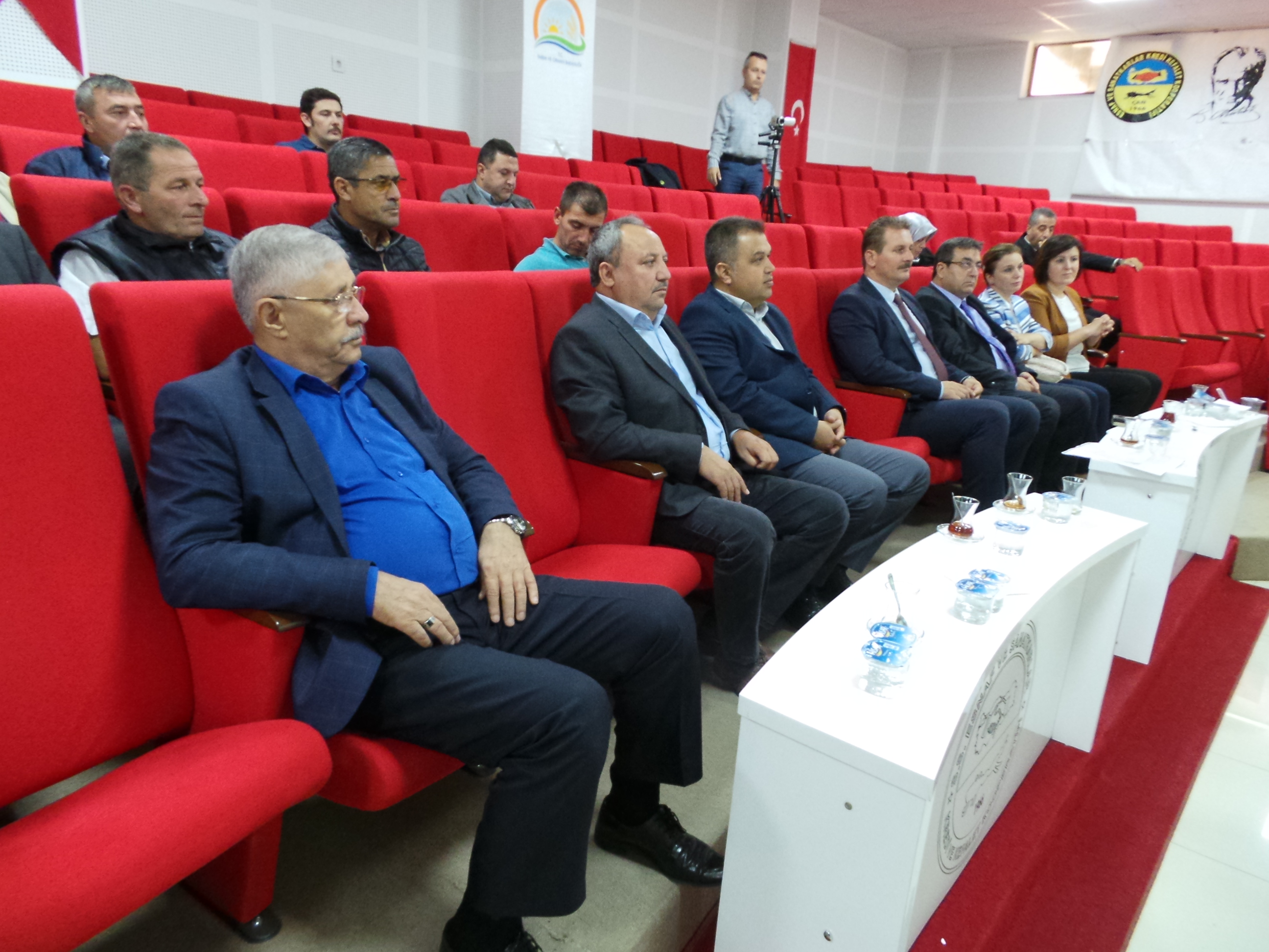 Çanlı Üreticilere Hububattaki Ekim Alanlarının ve Verimin Arttırılması Konulu Konferans Verildi
