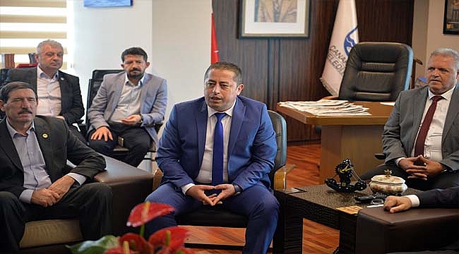 Esnaf Odaları Başkanları Ve Görme Engelliler Derneği'nden Başkan Gökhan'a Ziyaret