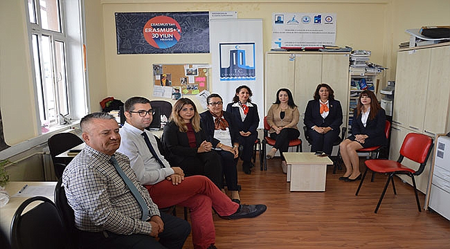 "Her Dilde, Açık Kapı"