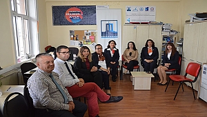 "Her Dilde, Açık Kapı"