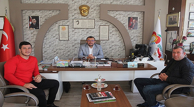 Milli güreşçiden Başkan Yavaş'a şampiyonluk sözü