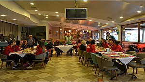 Mutlu'dan, Çiçeklidedespor Voleybol takımına kahvaltı