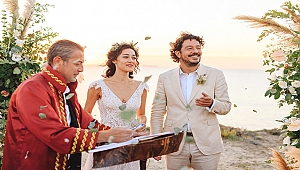 Oyuncu Tuğçe Altuğ ile yönetmen Tolga Karaçelik evlendi