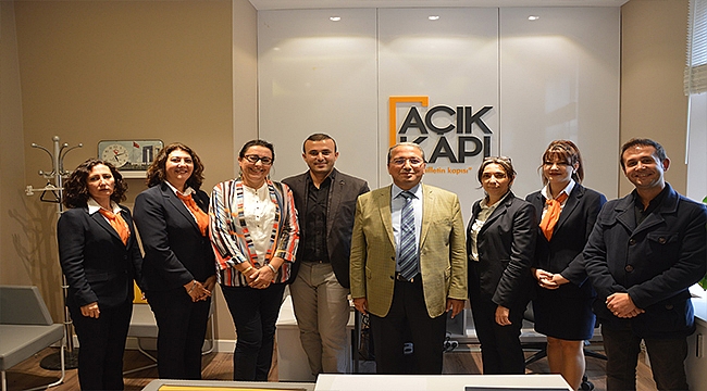 Valilik Personeli,İşaret Dili Eğitimi Katılım Belgelerini Aldı