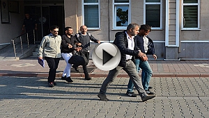 Yaşlı kadını dolandırırken yakalandılar!