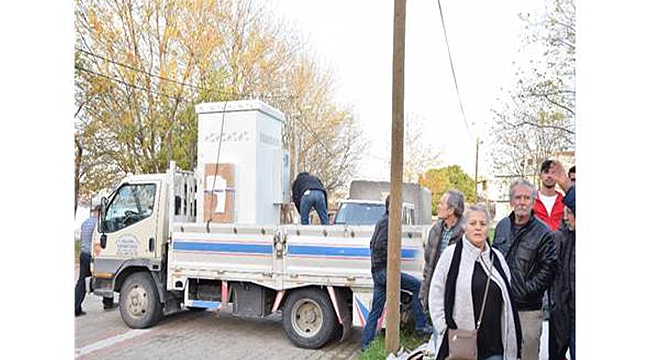 Çardak'ta futbol sahasına kurulacak baz istasyonuna tepki