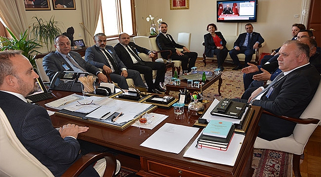 ÇTSO YÖNETİM KURULU'DAN AK PARTİ GRUP BAŞKANVEKİLİ VE ÇANAKKALE MİLLETVEKİLİ BÜLENT TURAN' ZİYARET