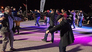 Köylüler Kadriye ve Ali Saruhan kardeşlerin türküleriyle coştu