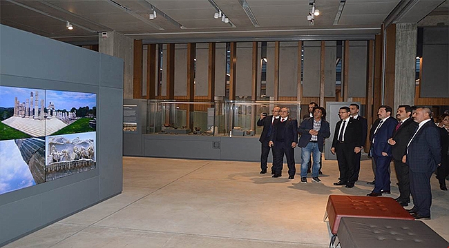 Sayıştay Başkanı Seyit Ahmet Baş, Troya Müzesini ziyaret etti