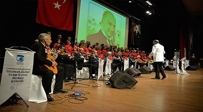 Teoman Alpay Sanat Müziği Korosu Atatürk'Ün Sevdiği Şarkıları Seslendirdi