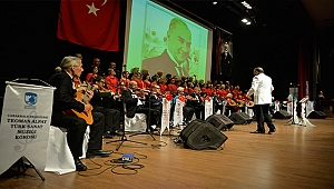 Teoman Alpay Sanat Müziği Korosu Atatürk'Ün Sevdiği Şarkıları Seslendirdi