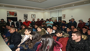 BÜLENT ÖZ GENÇLERLE BULUŞTU