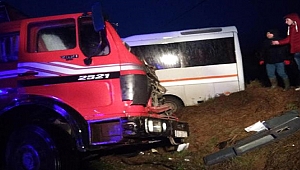 Çanakkale'de trafik kazası: 15 yaralı!