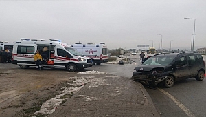 Çanakkale'de trafik kazası: 3 yaralı!