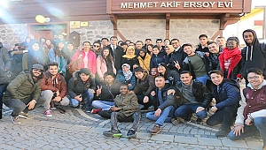 ÇOMÜ TÖMER ÖĞRENCİLERİ MEHMET ÂKİF ERSOY EVİ'Nİ ZİYARET ETTİ
